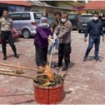 Polisi di Pekanbaru Musnahkan Ganja 3,5 Kg dan 260 Butir Pil Riklona polisi-di-pekanbaru-musnahkan-ganja