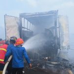 mobil-box-bermuatan-sepeda-listrik