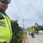 Arus Sungai Deras di Inhu Riau, Sebabkan Jembatan Sei Solok KM 183 Amblas arus-sungai-deras-di-inhu-riau-seb