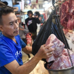 Menjelang Idul Fitri, Harga daging biasanya naik 5-10 persen j (1)