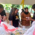 Ratusan Warga Tebus Pangan Murah di RPTRA Utama 5a2125fbd1b667df4959313ecf422553