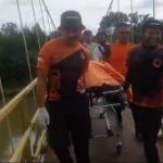 lansia-yang-terjatuh-dari-jembatan