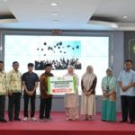 unri-gandeng-baznas-riau-salurkan-b