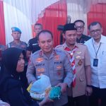 kapolda-riau-amankan-pasar-murah-1