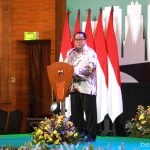 Rano Karno memberikan sambutan pada Seminar dan Kegiatan Keluarga Berintegritas (KERTAS) bagi BUMD Provinsi DKI Jakarta