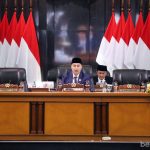 Rapat paripurna dengan agenda pandangan umum fraksi-fraksi terhadap Raperda Pemekaran Kecamatan dan Kelurahan