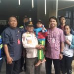 Petugas Gercep Beri Perlindungan Sosial Anak Diduga Ditinggal Ayah di Pasar