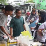 PKL Okupasi Trotoar di Jalan Mampang Prapatan
