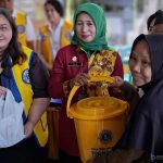 400 KK Warga Rawa Buaya Terima Paket Bantuan Penyintas Banjir