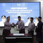 Plt Gubri Serahkan Data Tunggakan Pajak, Rp20,7 Miliar Jadi Bidikan Kuansing 1782559594