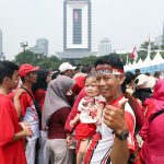 Ribuan Warga Nikmati Kemeriahan HUT Kemerdekaan RI di Kawasan Monas Puluhan Ribu Warga Padati Kawasan Monas Menyaksikan Kemeriahan Kemerdekaan RI